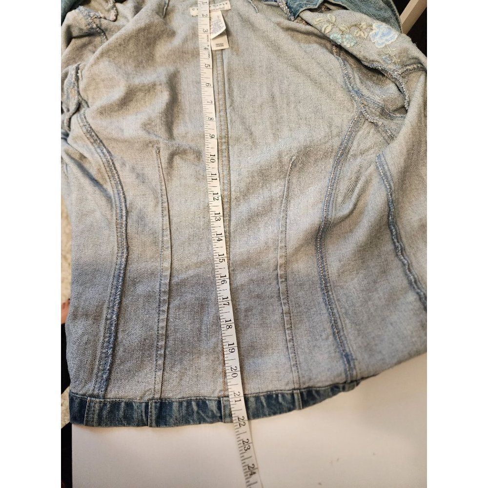 Crazy Horse Embroidered Floral Denim Jacket in Large - Picture 6 of 9